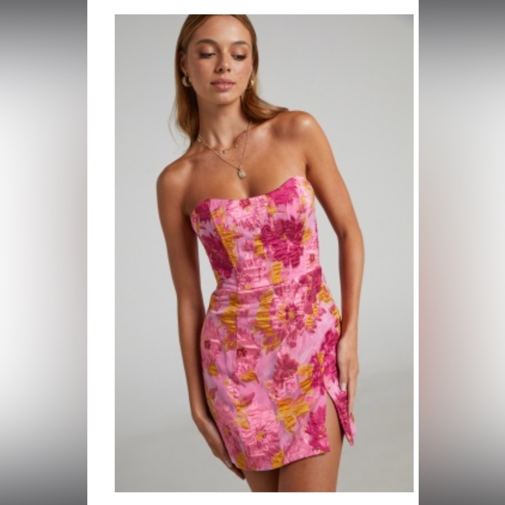 BRAILEY STRAPLESS MINI DRESS IN PINK JACQUARD
